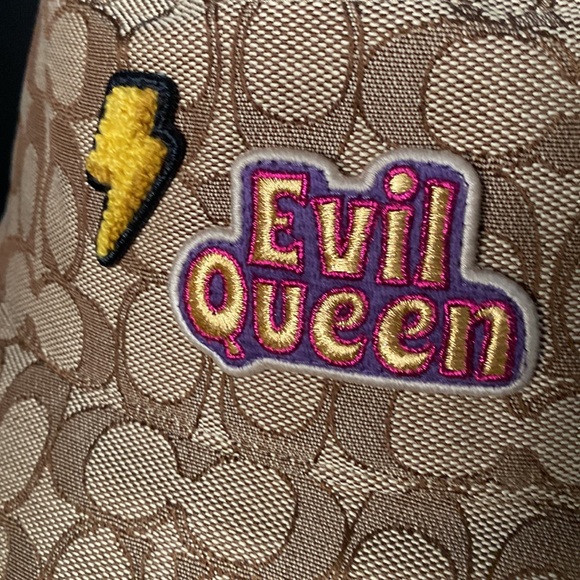 NWT Disney X Coach Signature Jacquard Bucket Hat Evil Queen Cap Villian Patches - Picture 4 of 7